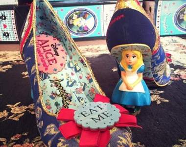 《愛麗絲夢遊仙境高跟鞋》把愛麗絲踩在腳下心情有點複雜欸...