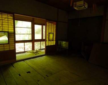 推特《隱藏的房間》中古屋發現神秘房間...裡面似乎有詛咒用的道具！？