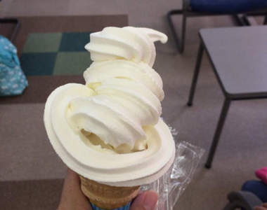 超藝術《草寫霜淇淋》讓人哭笑不得的事實其實是...（￣▽￣）