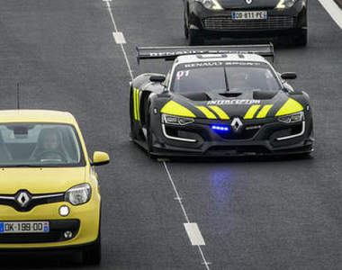 《Renault Sport R.S. 01 Interceptor》這樣的警車也太犯規