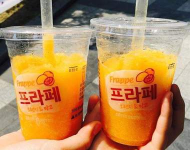 便利商店話題飲品《熱水冰沙》究竟喝起來是冰感還是熱感呢?