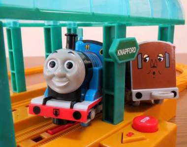《掃地機器人湯瑪士》小朋友的創意讓小火車有了新玩法