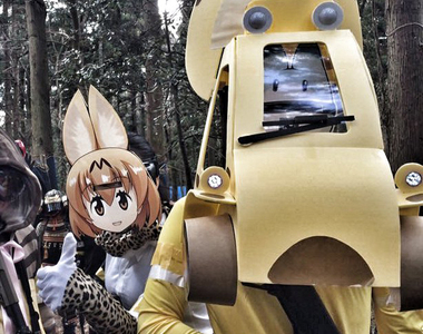 生存遊戲的朋友《自製加帕利巴士COSPLAY》太顯眼的下場就是被打成蜂窩……