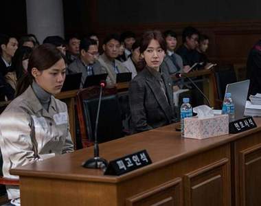 朴信惠再披律師袍《沉默的目擊者》一場女兒殺了媽媽的懸疑命案