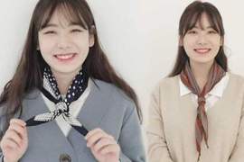 終於入冬啦《六大人氣絲巾配戴法出爐》不想圍在脖子上還可以往包包掛去你知嗎？