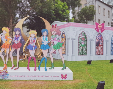 小香特派員《美少女戰士快閃店》狂粉就算排隊三小時也要進去搶限定商品