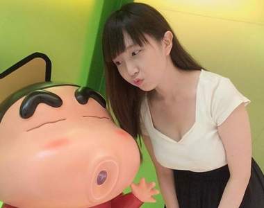 《嘟嘴大胸妹》Lai Shan Ho不只身材好才藝更是一級棒