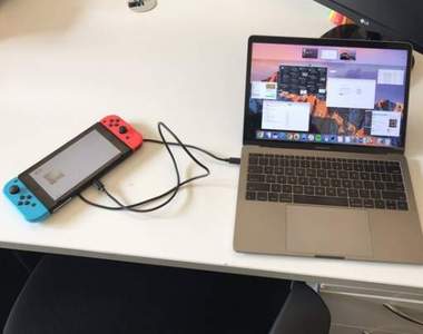 隱藏功能？《任天堂Switch可以幫Macbook充電》超奢華行動電源