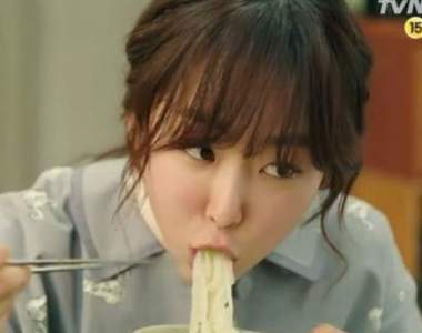 韓網介紹《女生約會吃飯的重點》男生幹嘛偷偷注意嘴型呢