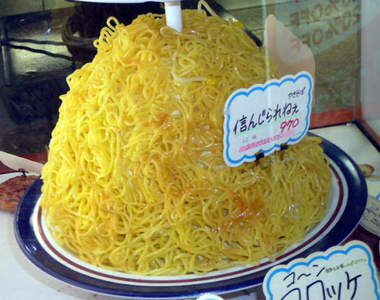 北海道《超大份量炒麵》連菜單命名都讓人感受到老闆的瘋狂ww