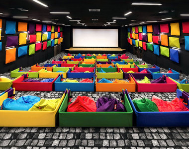 爽爽躺著看《懶骨頭沙發電影院》擺明就是要讓你看到放鬆睡著