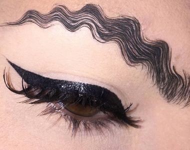 IG新流行《波浪眉》已經讓人無法理解時尚是什麼了...