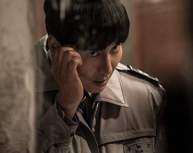 驚悚片《殺人者的記憶法》發現..對方後車廂滴出屍水你會怎麼做