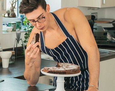 《小鮮肉烘培師Youtuber》蛋糕裡會有汗水的味道嗎(誤)