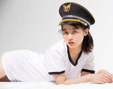 《橋本環奈大膽嘗試色氣系寫真》網友驚成熟過頭變80年代寫真女星