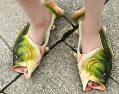 超仿真《魚型拖鞋》讓你連在溪邊釣魚都能吸引眾人目光wwww