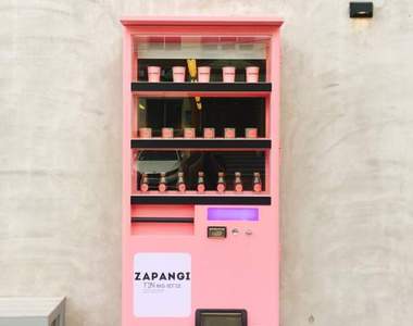 光門口就可以拍半小時《ZAPANGI自動販賣機咖啡廳》就在韓國望遠洞唷～