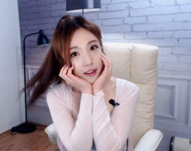 《正妹實況主》韓國正妹讓甜在心可愛頌再流行