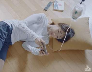 飲料大牌推《用吊點滴的方式喝飲料》中二飲用法讓你喝飲料也能被翻白眼（誤）