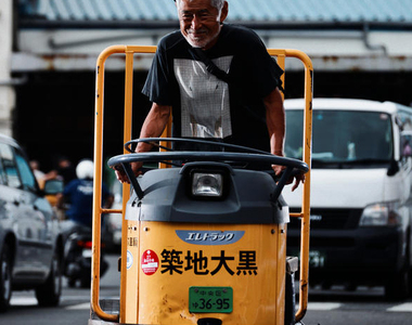 《築地魚河岸藍領》寫真集 魚市場工作的大叔們真是太硬派帥氣了(上鉤)