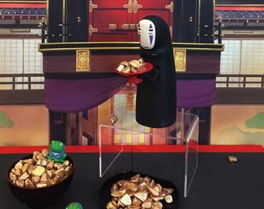 神隱少女《無臉男吞吞存錢筒》啊……把你的錢吃掉了還打飽嗝XD