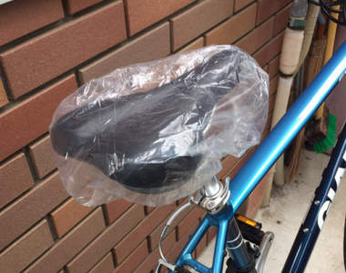 《浴帽的意外用法》原來出了浴室還有這麼多地方能派上用場