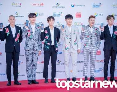 狂《BTOB為什麼帶手機上紅毯?》等等,手機中的照片不是......