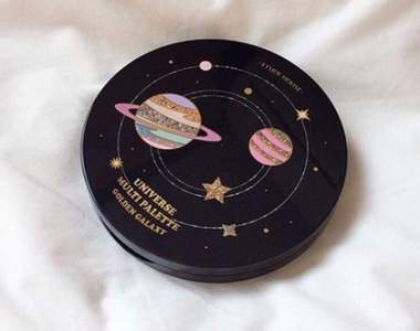 飛向宇宙浩瀚無垠!《ETUDE HOUSE宇宙彩妝》一起燃燒眼上的小宇宙吧(光)