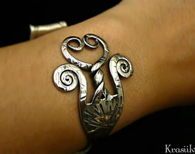 已報銷的叉子可以拿來做成《叉子手環》感覺意外的時尚啊