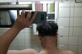 弟弟心血來潮《請姊姊幫忙剪頭髮》果然剪不斷裡還亂