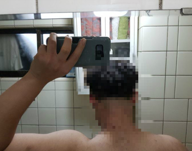 弟弟心血來潮《請姊姊幫忙剪頭髮》果然剪不斷裡還亂