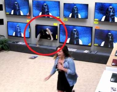 比VR還有效《貞子從賣場電視爬出》貞子壞壞把人家嚇的不要不要......