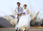 《爆炸婚紗照》特攝風格的結婚紀念保證永生難忘 《爆炸婚紗照》特攝風格的結婚紀念保證永生難忘