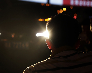 中國《亂開遠光燈就罰你直視遠光燈》以其人之道還治其人之身