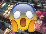 《小屁孩弄壞化妝品試用區的眼影》家長們逛街要帶小孩也請管好吧... 《小屁孩弄壞化妝品試用區的眼影》家長們逛街要帶小孩也請管好吧...