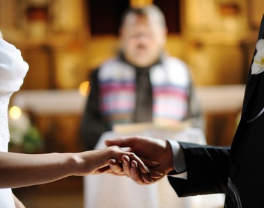 澳洲新鮮事《在臉書表達立場》結果被牧師取消婚禮......