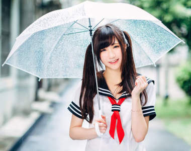 《撐傘露鳥癡漢》女高中生發現時那一組牲禮已經掏出來了