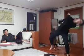 韓國少女《洗個衣服洗到各種熱舞》爸爸心裡OS好像是在說....