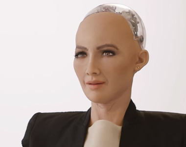 《機器人蘇菲亞想要家庭》未來到底會是終結者還是小金剛呢？