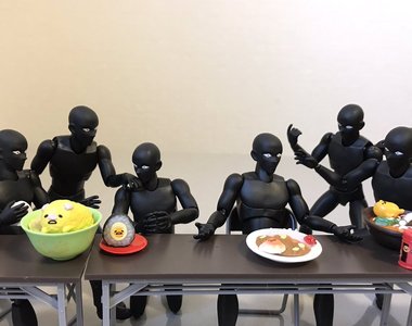 《13尊柯南黑影犯人模型》集合起來就可以吃最後的晚餐惹www