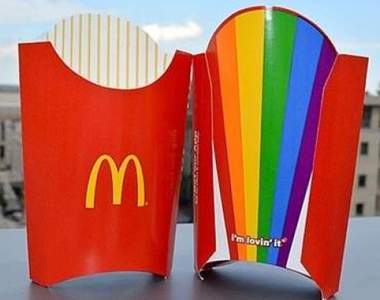 就是要挺你《麥當勞推出限量彩虹薯盒》以實際行動應援同志驕傲月