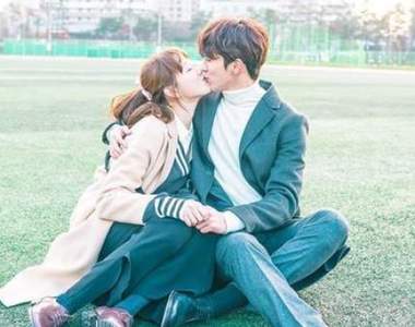 空白文注意《覺得男友超正點的瞬間》情人節緩緩靠近你知道嗎?