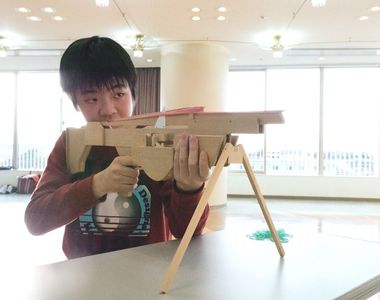 不只是小孩子玩的《日本橡皮筋槍射擊協會》一起玩橡皮筋槍吧