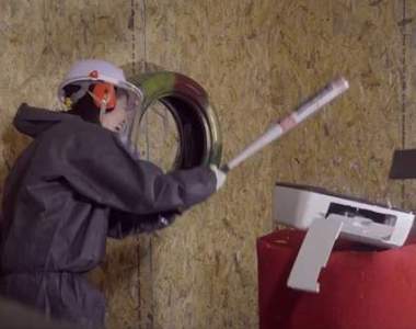 自認鳥事一堆代言人? 韓國《憤怒洩恨房》打到連朋友都攔不住你