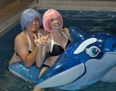 有錢就是任性《Oculus VR創始人cos雷姆在「那個泳池」開趴》