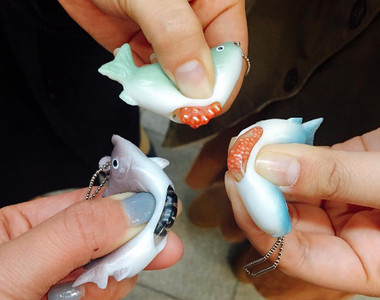 好紓壓《魚卵轉蛋》擠壓揉捏就會從肚肚裡噴出魚卵ww