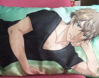 《二次元帥哥把拔抱枕》馬麻表示孩子的教育不能等