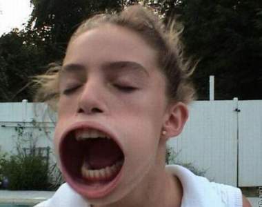 英國製造《口交機器人》那個臉蛋實在讓我硬不起來