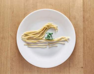 給我麵條跟扭蛋就可以《用食材展現生命力》給僵化的腦袋注入一點想像力