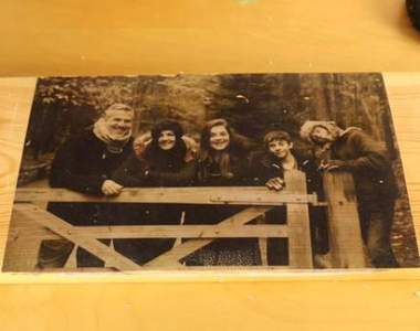 讓回憶不退色《把照片轉印到木頭上》用兩樣小物輕鬆搞定